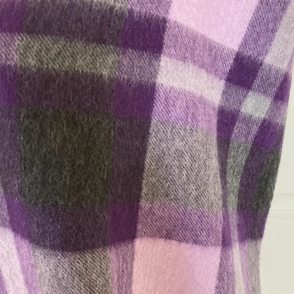 Saks Fifth Avenue Purple 100% Cashmere Plaid Scarf‎ Fringe 11x64 Classic Luxury